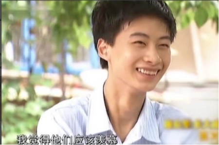 寒门贵子圆梦清华后，现状令人羡慕，网名像是在跟网友“撒狗粮”